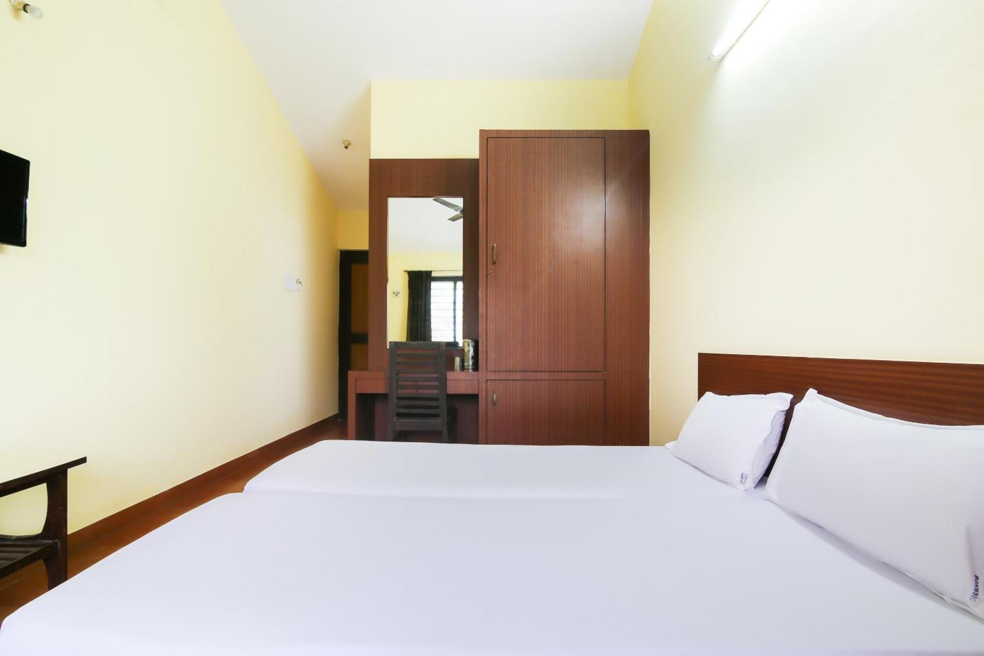 Hotel O Raviraj Classic Cana Exterior photo